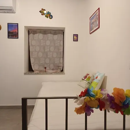 Nel Centro Storico Di Apartmán Caulonia